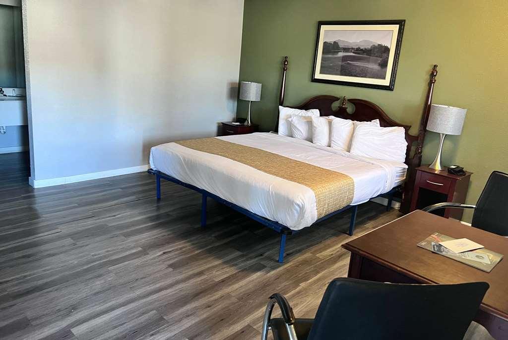 Travelodge By Wyndham Redding Ca Bilik gambar
